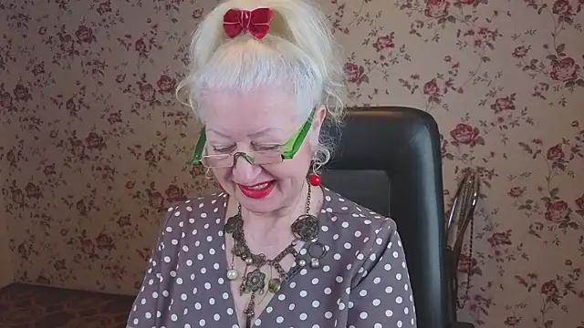 Maya Mayflower online show from January 13, 2026, 3:12 am