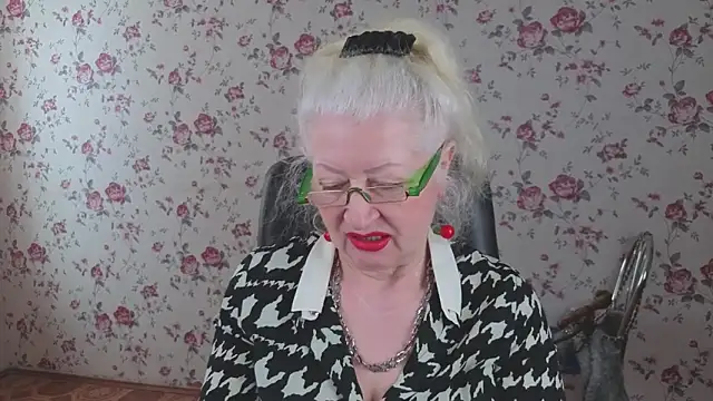 Snapshot of Maya_Mayflower chatting on March 2, 2026, 7:15 am Maya Mayflower online show from March 2, 2026, 7:15 am