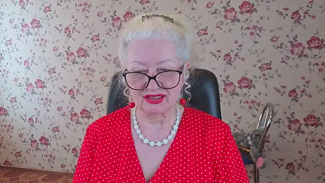 Snapshot of Maya_Mayflower chatting on March 16, 2026, 5:44 am Maya Mayflower online show from March 16, 2026, 5:44 am