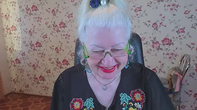 Snapshot of Maya_Mayflower chatting on March 30, 2026, 3:18 am Maya Mayflower online show from March 30, 2026, 3:18 am