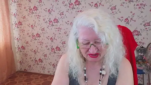 Snapshot of Maya_Mayflower chatting on April 6, 2026, 4:46 am Maya Mayflower online show from April 6, 2026, 4:46 am