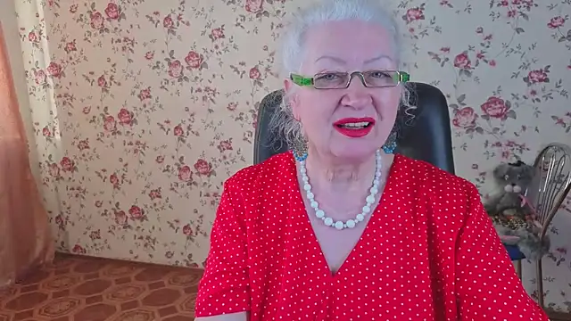 Snapshot of Maya_Mayflower chatting on April 7, 2026, 3:18 am Maya Mayflower online show from April 7, 2026, 3:18 am