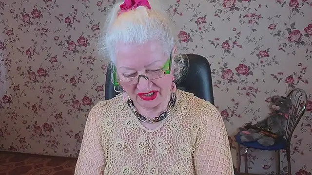 Snapshot of Maya_Mayflower chatting on April 9, 2026, 6:19 am Maya Mayflower online show from April 9, 2026, 6:19 am