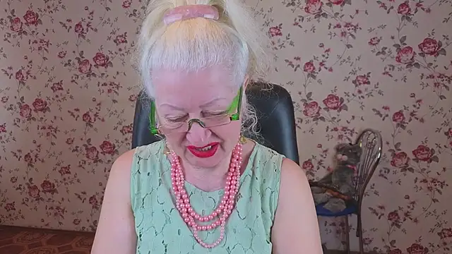 Snapshot of Maya_Mayflower chatting on April 10, 2026, 3:23 am Maya Mayflower online show from April 10, 2026, 3:23 am