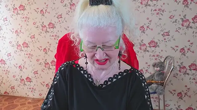 Snapshot of Maya_Mayflower chatting on April 11, 2026, 7:45 am Maya Mayflower online show from April 11, 2026, 7:45 am