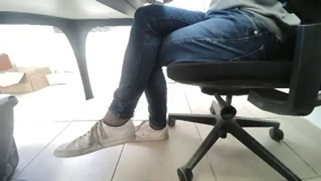 Snapshot of GM51-1988 chatting on November 17, 2025, 2:45 pm GM51-1988 online show from November 17, 2025, 2:45 pm