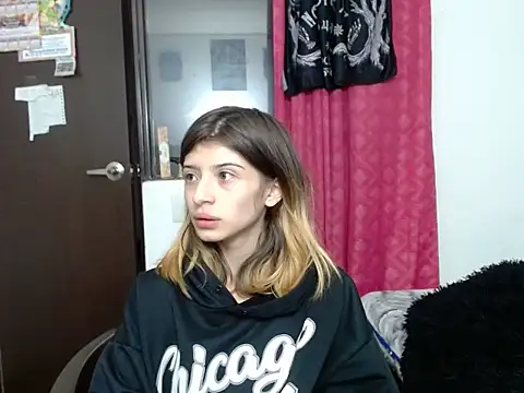 KratosAfroditacs online show from February 5, 2026, 2:43 pm