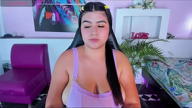 rose honey  online show from September 15, 2025, 7:58 pm