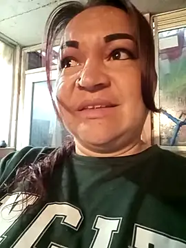 isis milove online show from April 6, 2026, 11:11 am