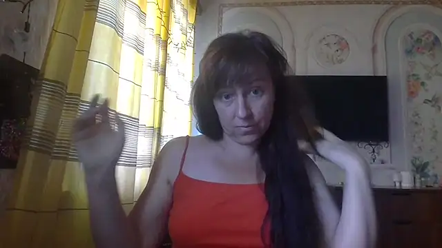Snapshot of CarolinaReaperRed chatting on June 2, 2026, 7:43 am CarolinaReaperRed online show from June 2, 2026, 7:43 am