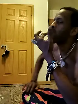 BadazzRXL online show from November 12, 2025, 4:40 pm