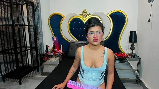 NovaMichel online show from October 21, 2025, 11:22 am