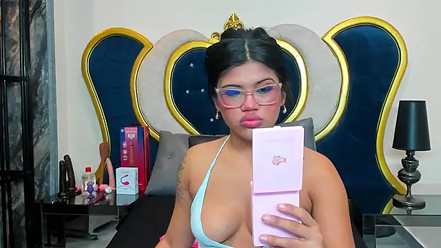 Snapshot of NovaMichel chatting on December 2, 2025, 11:26 am NovaMichel online show from December 2, 2025, 11:26 am