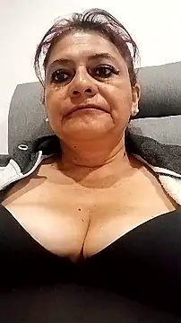 BiancaSteel online show from November 6, 2025, 12:39 pm