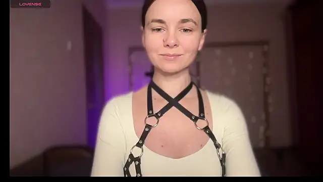 lanaloulou online show from September 28, 2025, 2:06 am