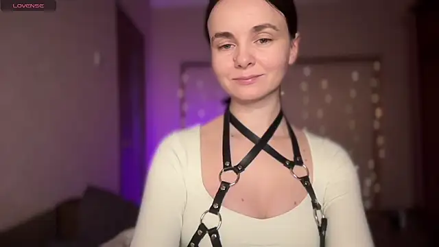 lanaloulou online show from October 10, 2025, 11:26 pm