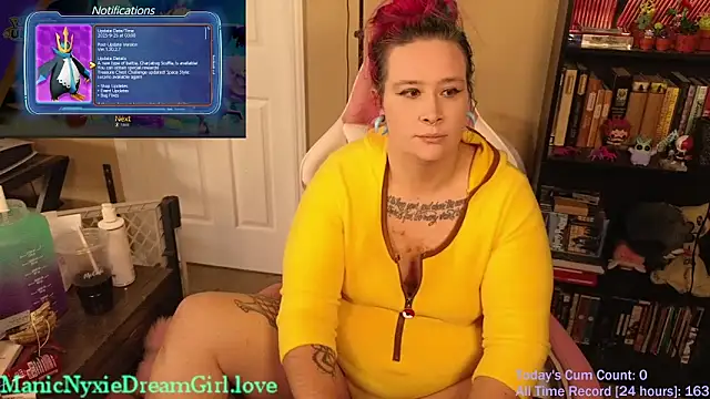 VioletNova online show from October 5, 2025, 9:24 pm