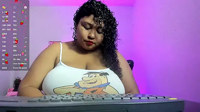 Ayliinn  online show from October 17, 2025, 2:37 am