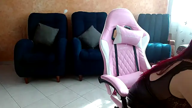 nanis milf online show from February 4, 2026, 1:50 pm