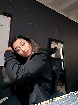 Isabella Varella online show from October 28, 2025, 1:03 pm