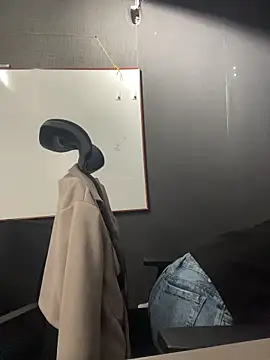 Isabella Varella online show from February 18, 2026, 12:12 pm