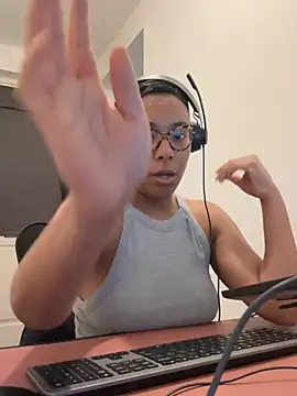 Melia Rayne online show from March 25, 2026, 10:10 am