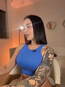 Snapshot of ValentinaMilann chatting on April 13, 2026, 11:43 pm ValentinaMilann online show from April 13, 2026, 11:43 pm