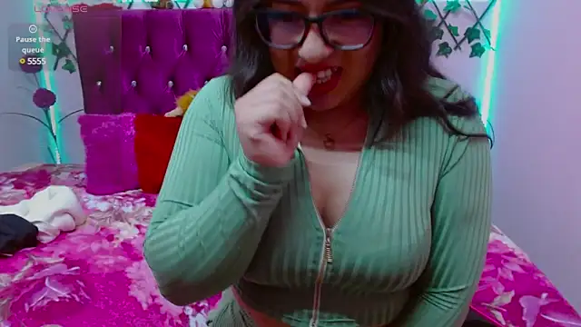 Anny  cute online show from March 21, 2025, 6:51 pm