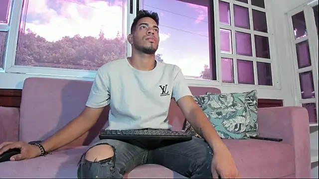 ETHAN DRAVEN online show from September 15, 2025, 7:14 pm