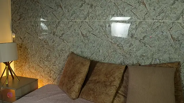 alison222  online show from January 7, 2026, 12:29 pm