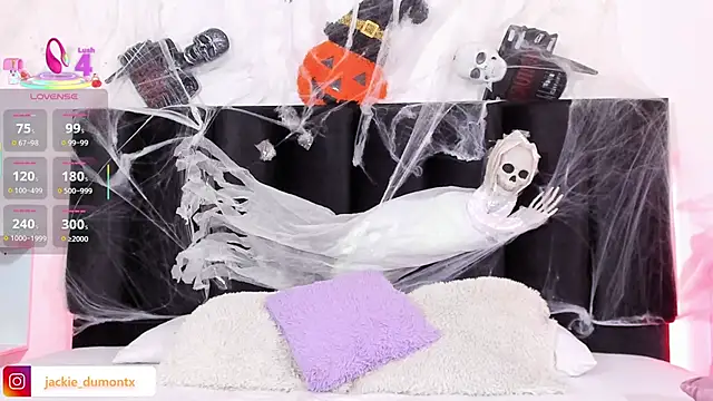 Snapshot of JackieDumont1 chatting on October 16, 2025, 7:37 pm JackieDumont1 online show from October 16, 2025, 7:37 pm