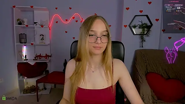 Snapshot of kiki_swan chatting on May 19, 2026, 8:37 pm kiki swan online show from May 19, 2026, 8:37 pm