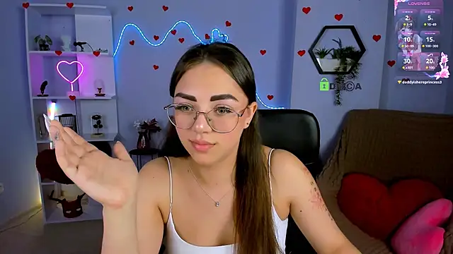 Snapshot of kiki_swan chatting on June 10, 2026, 7:57 pm kiki swan online show from June 10, 2026, 7:57 pm