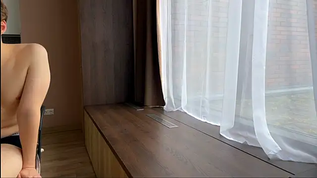 Aurora 5 online show from October 28, 2025, 7:56 am