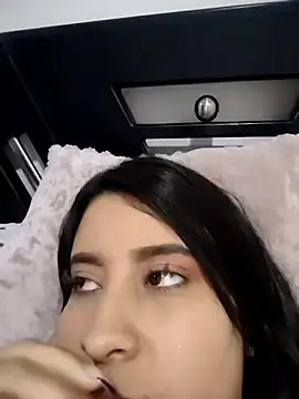 mialorents online show from October 18, 2025, 6:30 pm