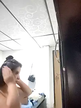 mialorents online show from November 2, 2025, 1:46 pm