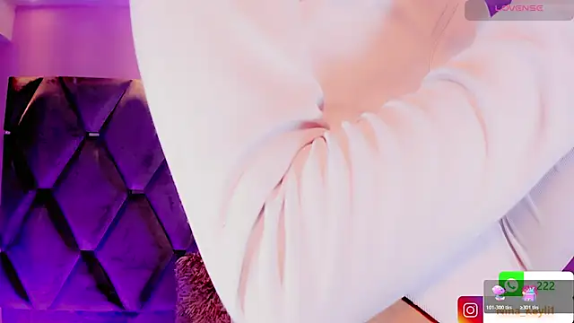 Nina Keyli online show from November 7, 2025, 7:14 pm