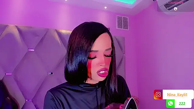 Nina Keyli online show from November 25, 2025, 7:47 pm