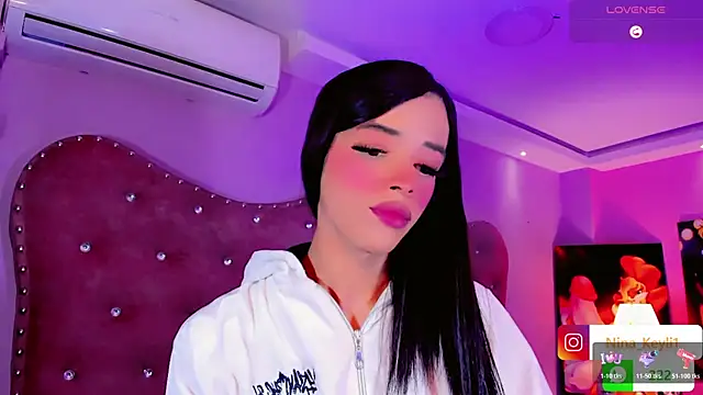 Nina Keyli online show from December 3, 2025, 9:13 pm