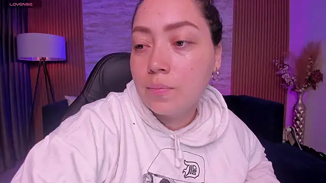 heidy johns online show from November 18, 2025, 3:23 am