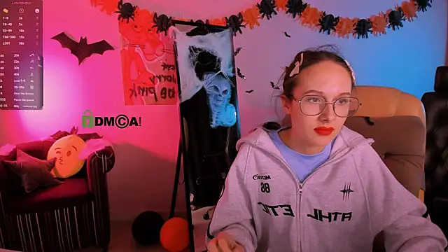 mona cloud online show from November 3, 2025, 1:51 am