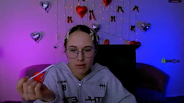 Snapshot of mona_cloud chatting on February 10, 2026, 7:51 pm mona cloud online show from February 10, 2026, 7:51 pm