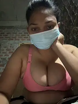Snapshot of divya_arora22 chatting on March 7, 2025, 4:11 pm divya arora22 online show from March 7, 2025, 4:11 pm