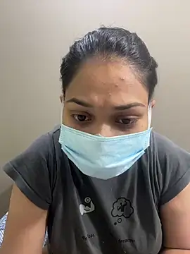 Snapshot of divya_arora22 chatting on March 17, 2025, 4:33 pm divya arora22 online show from March 17, 2025, 4:33 pm