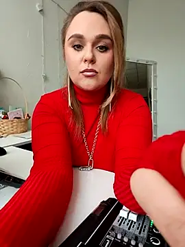 Juicy PeachLux online show from March 13, 2025, 10:36 am