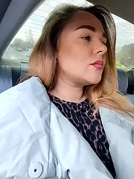 Juicy PeachLux online show from October 18, 2025, 8:37 am