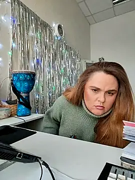 Juicy PeachLux online show from January 14, 2026, 6:08 am