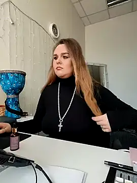 Juicy PeachLux online show from March 22, 2026, 5:44 am