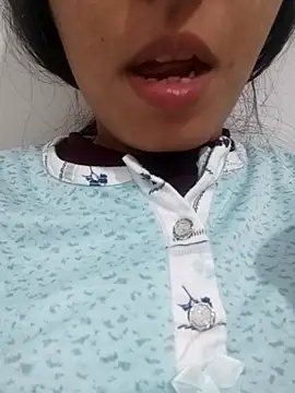 saraaxx1 online show from November 17, 2025, 10:10 am