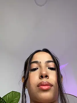  Emily Thompson  online show from October 19, 2025, 9:37 pm